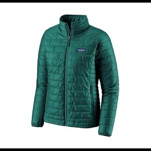 Patagonia Nano-Puff in Piki Green